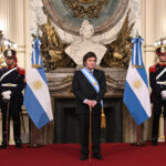 Italia-Argentina: Milei, abbraccio fuori protocollo con papa Francesco