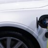 I Paesi UE approvano i dazi sulle auto elettriche cinesi